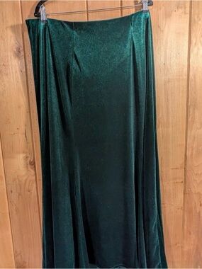 The Pyramid Collection dark green velvet long skirt